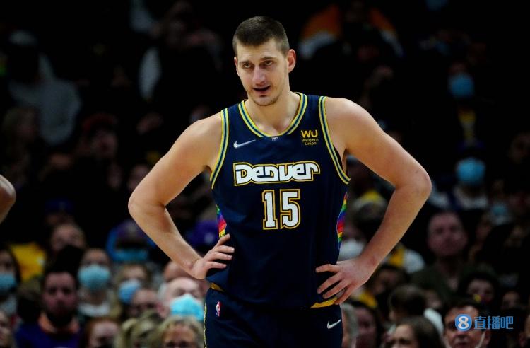 他再次用實 他再次用實