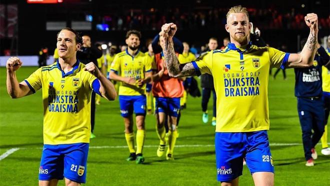 三分线外的 三分线外的